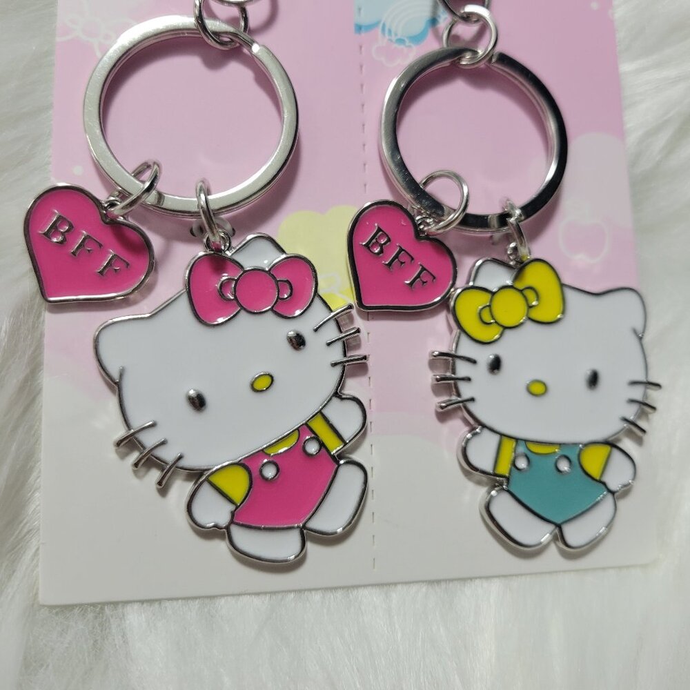 Hello Kitty Keychain Set - Picture 5 of 7